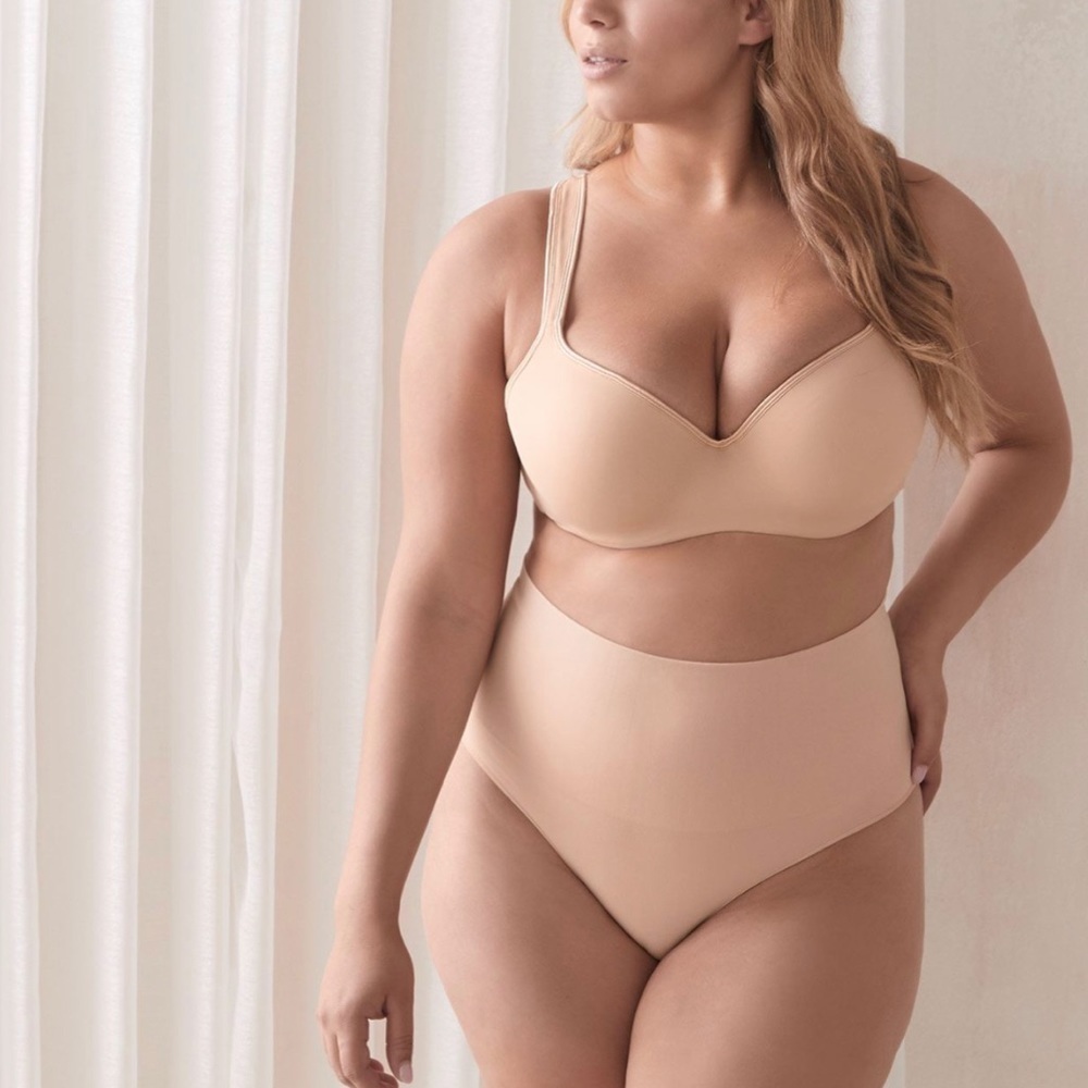 ⭐️ Spanx Everyday Shaping Shapewear Brief Panty Size Medium